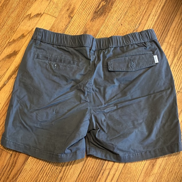 Maamgig causal shorts 5.5in inseam, size 32 waist - Picture 2 of 2